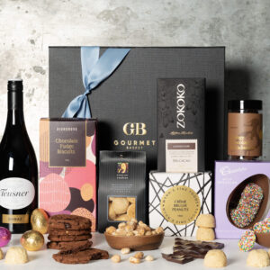 f81f0e92-4b8b-41e7-905d-7449f40dd830.jpg Luxury Easter Hamper